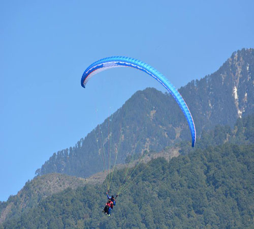 paragliding in himachal